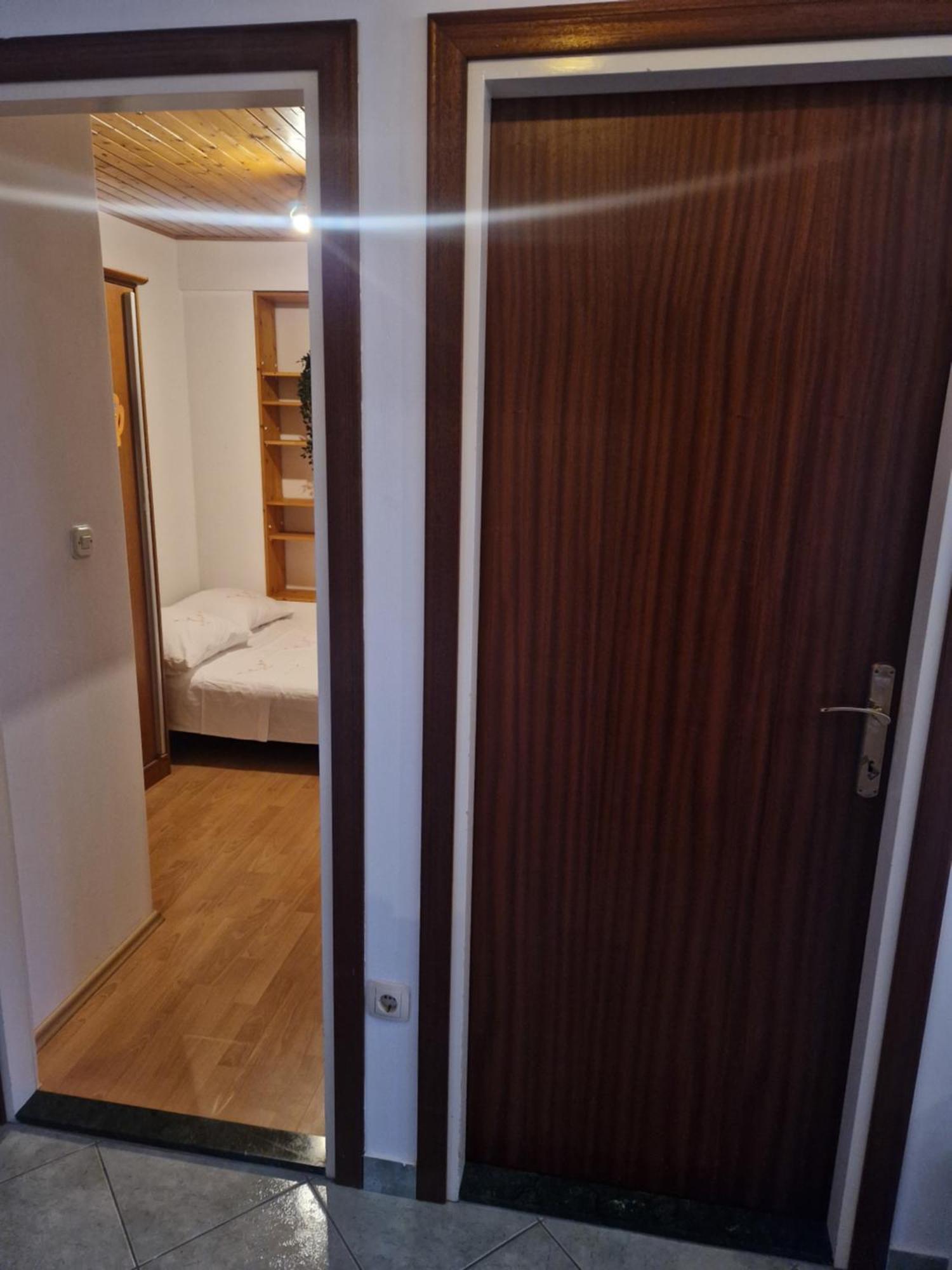 Apartamento Grdelin Omiš Exterior foto