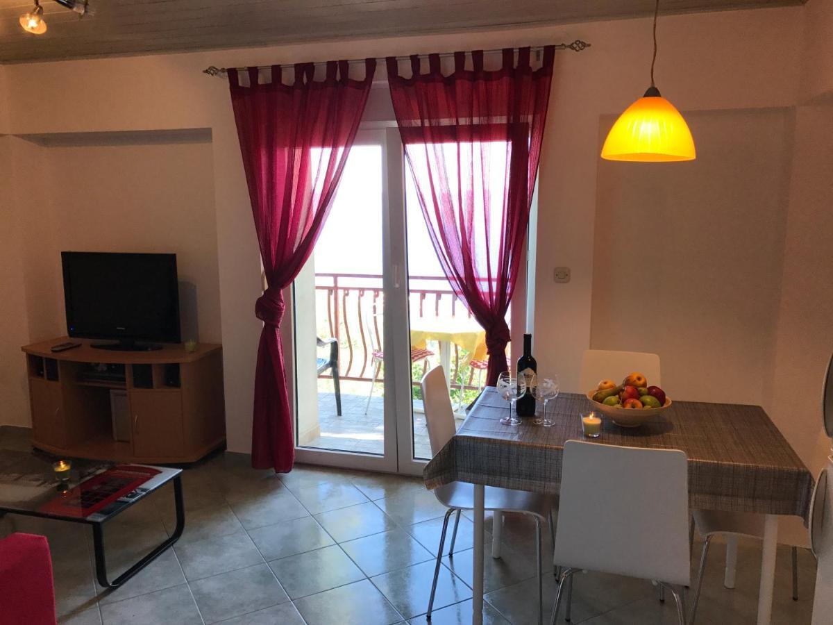Apartamento Grdelin Omiš Exterior foto