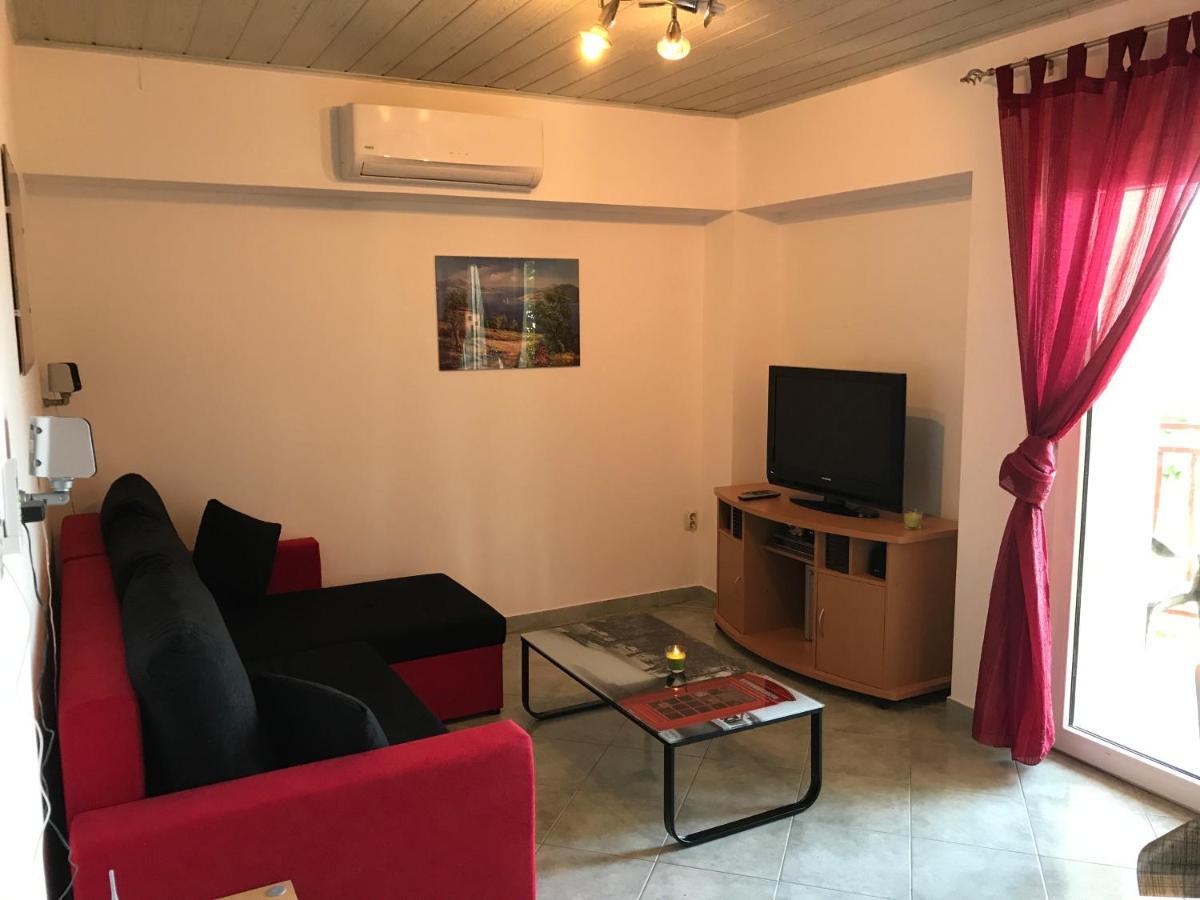 Apartamento Grdelin Omiš Exterior foto